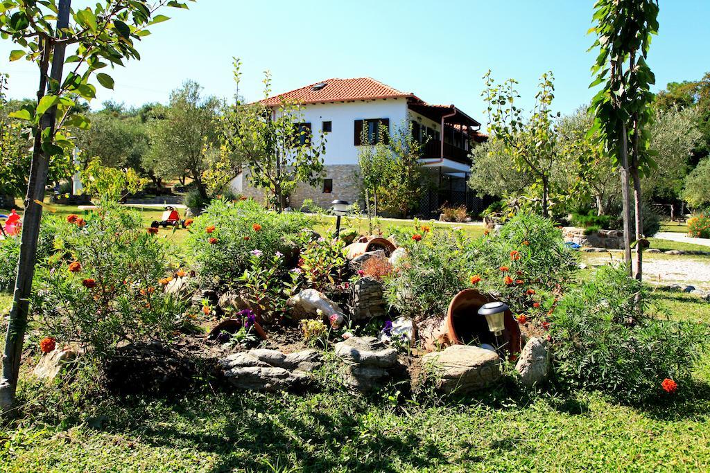 Dionysus Apartments & Suites Ierissos Exterior photo